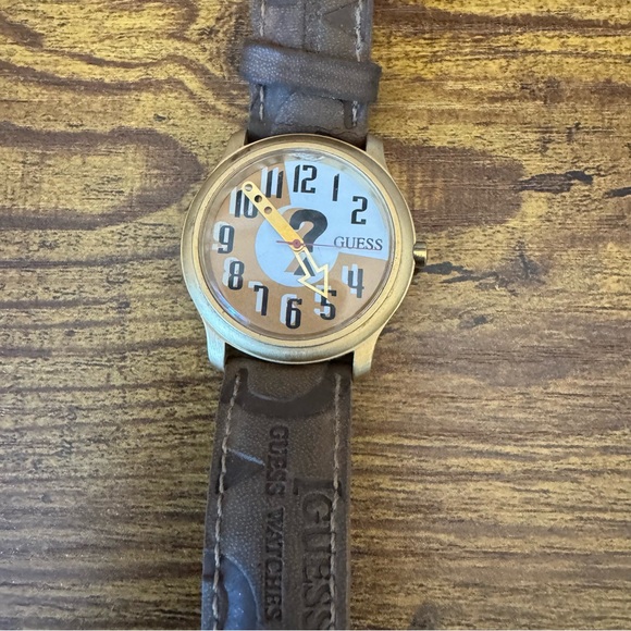 Guess 1994 Vintage Men’s Watch Logo Dial 40mm Gold Tone Embossed Strap Untested - Picture 1 of 9